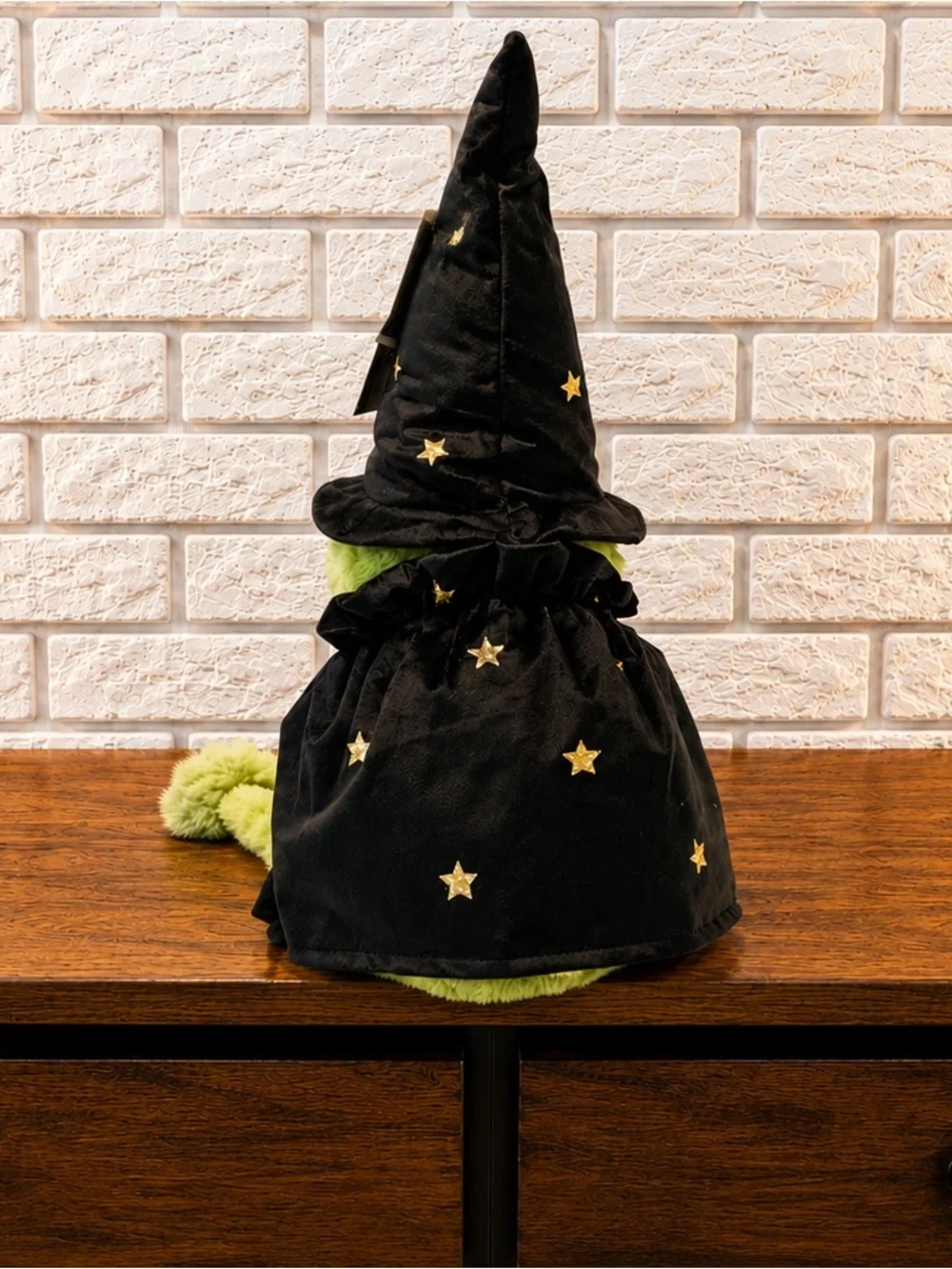 2026 Viral Moonlight Manor Wizard Frog Black Holding Pumpkin